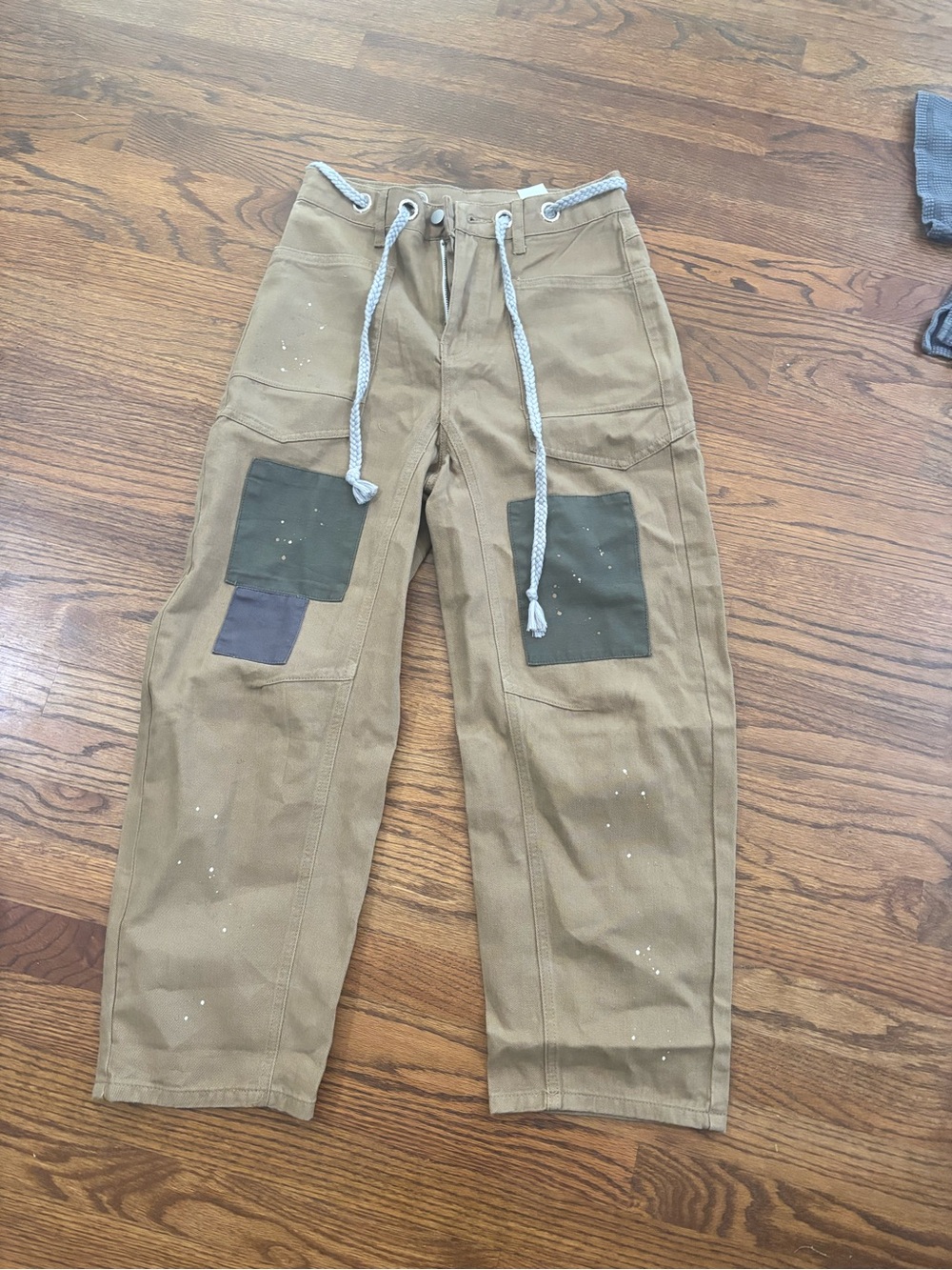 New Khaki  Low Slung Barrel Paint Splatter Distressed Jeans Size 2